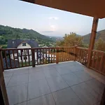 Dom Pod Tybetka Bed and breakfast